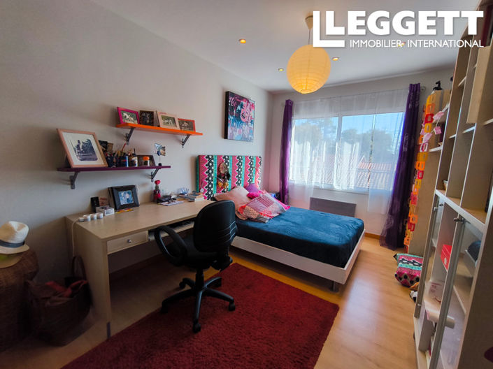 Image No.9-4 Bed House for sale