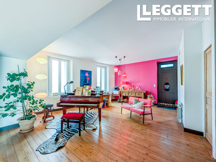 Image No.1-5 Bed House for sale
