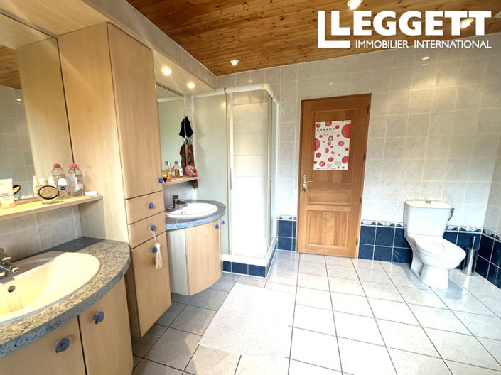 Image No.7-5 Bed House for sale