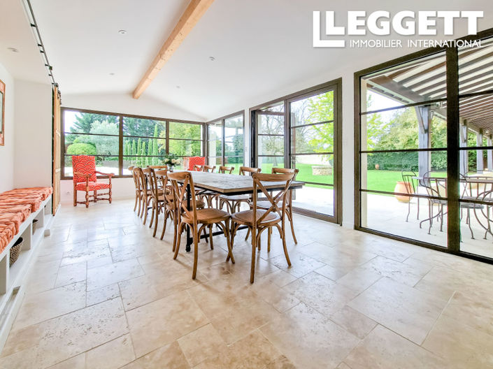 Image No.8-5 Bed House for sale