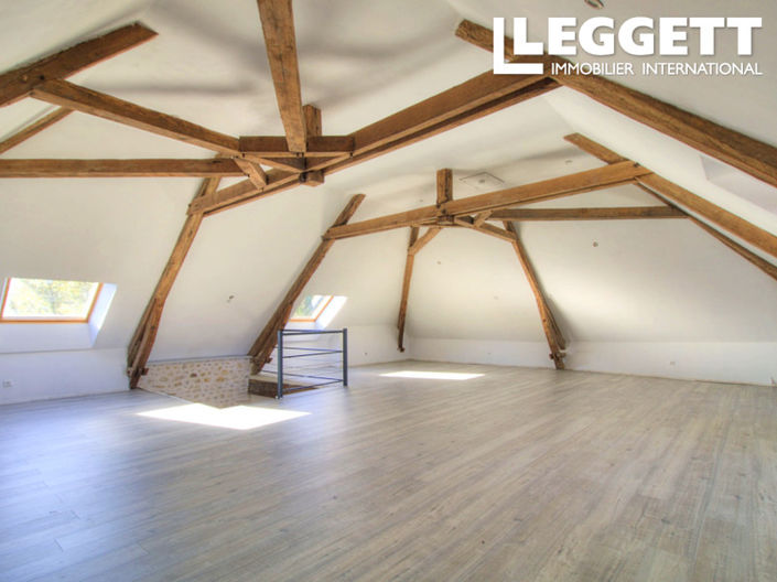 Image No.7-6 Bed House for sale