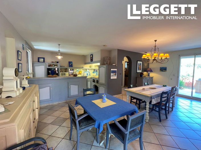 Image No.6-4 Bed House for sale