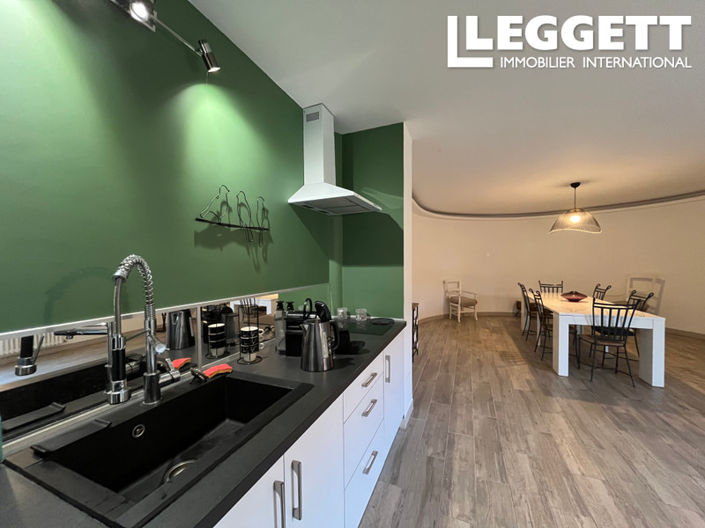 Image No.4-6 Bed House for sale