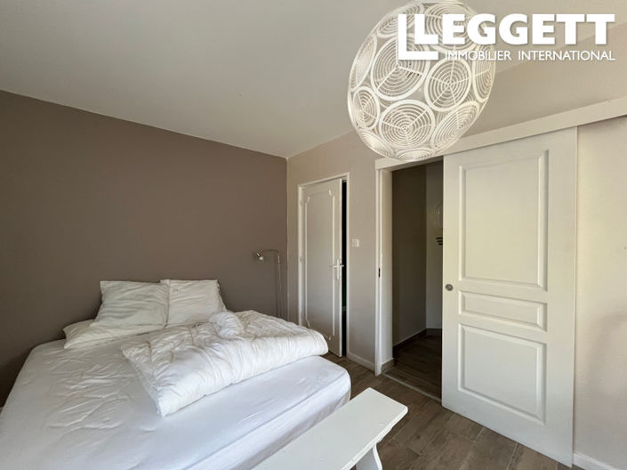 Image No.9-6 Bed House for sale