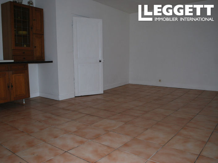 Image No.5-2 Bed House for sale