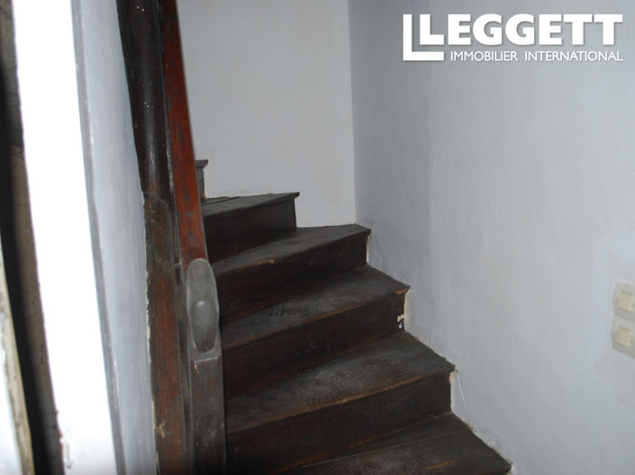 Image No.8-2 Bed House for sale