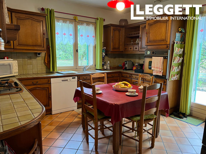 Image No.8-4 Bed House for sale