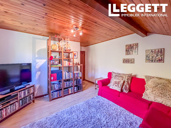 Image No.10-4 Bed House for sale