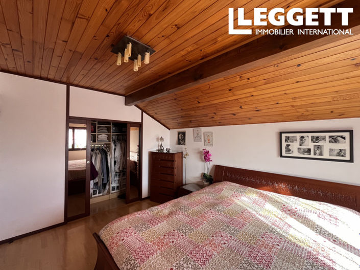 Image No.5-4 Bed House for sale