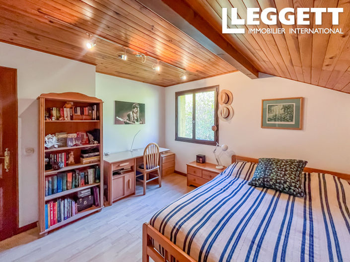 Image No.8-4 Bed House for sale