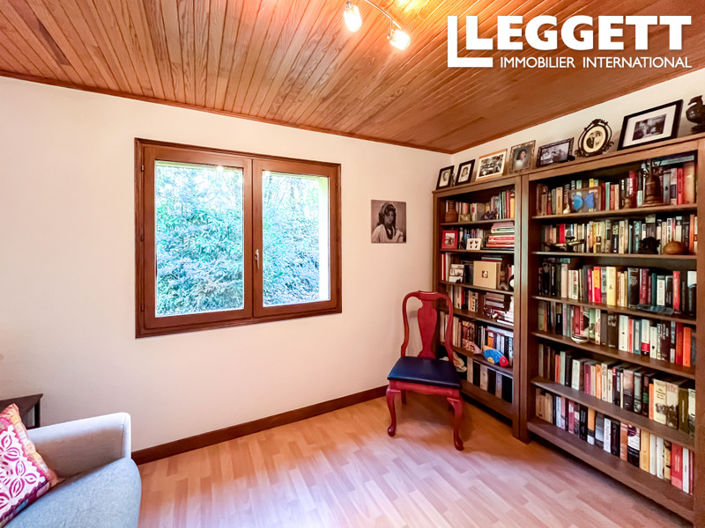 Image No.9-4 Bed House for sale