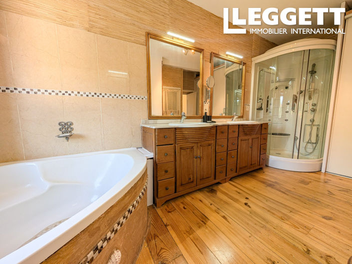 Image No.7-4 Bed House for sale