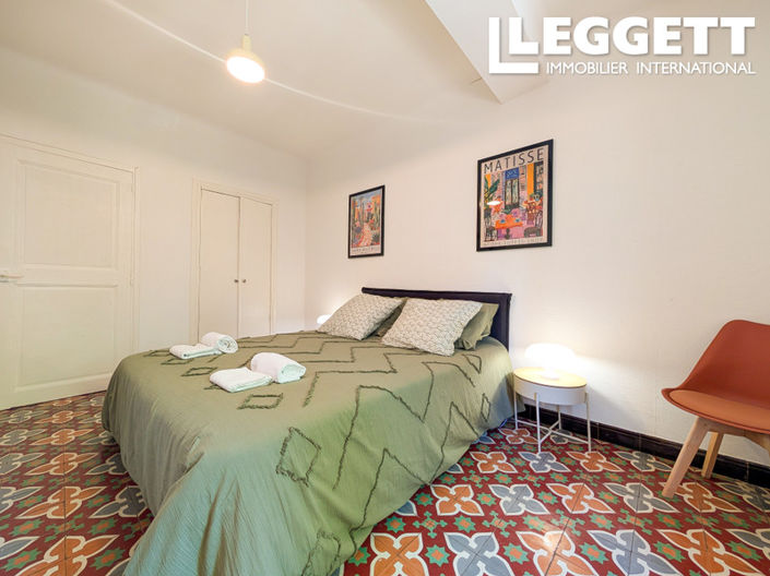 Image No.8-4 Bed House for sale