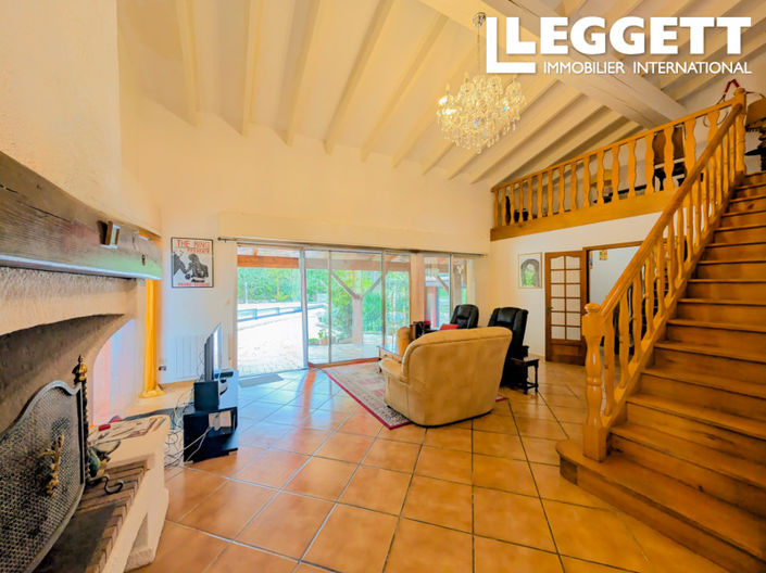 Image No.3-6 Bed House for sale