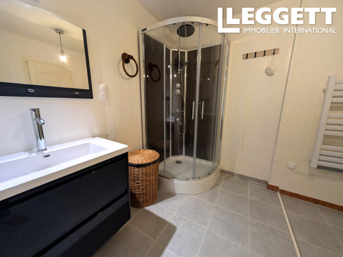 Image No.9-6 Bed House for sale