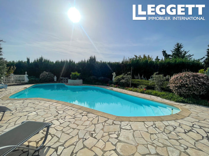 Image No.2-4 Bed House for sale