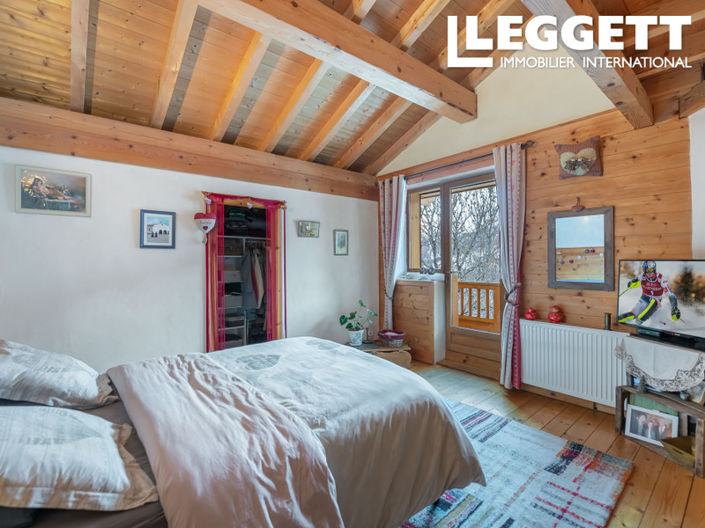 Image No.7-4 Bed House for sale