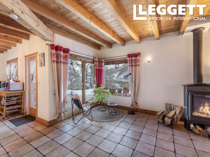 Image No.8-4 Bed House for sale