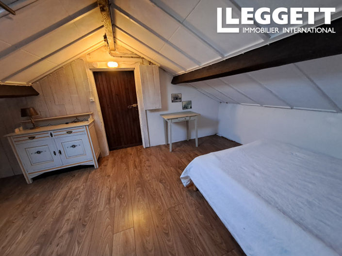 Image No.10-3 Bed House for sale