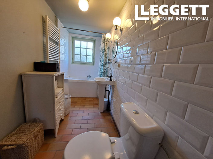 Image No.6-3 Bed House for sale