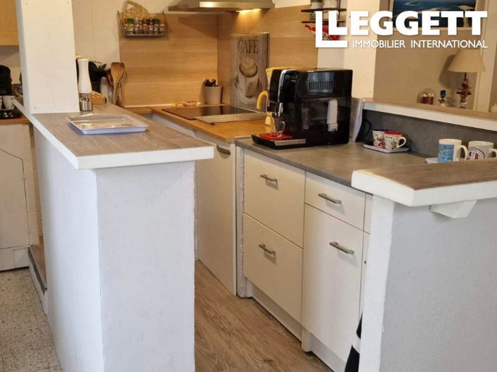 Image No.8-2 Bed House for sale