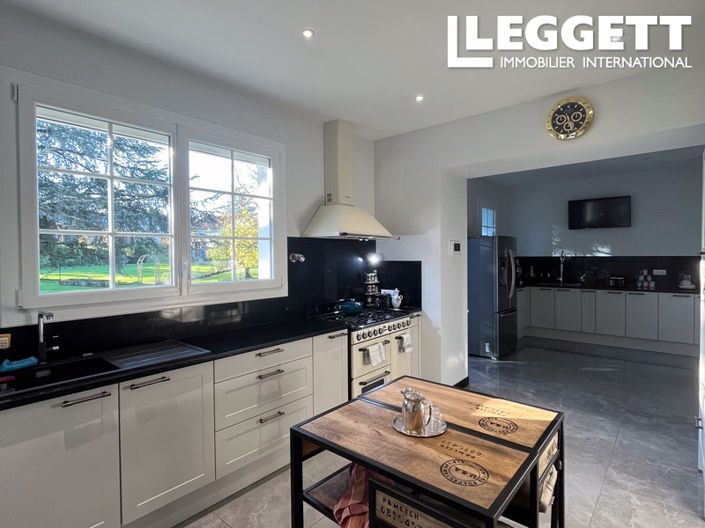 Image No.5-4 Bed House for sale
