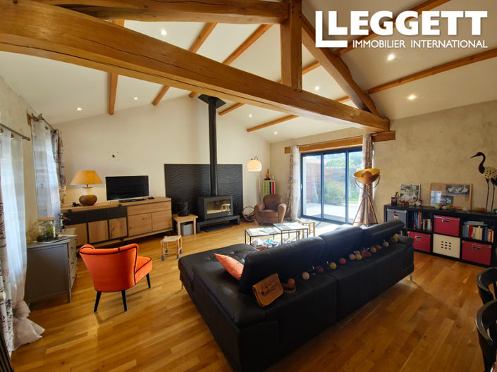 Image No.2-4 Bed House for sale