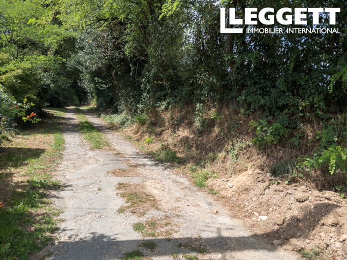 Image No.10-Terre à vendre à Les Salles-Lavauguyon