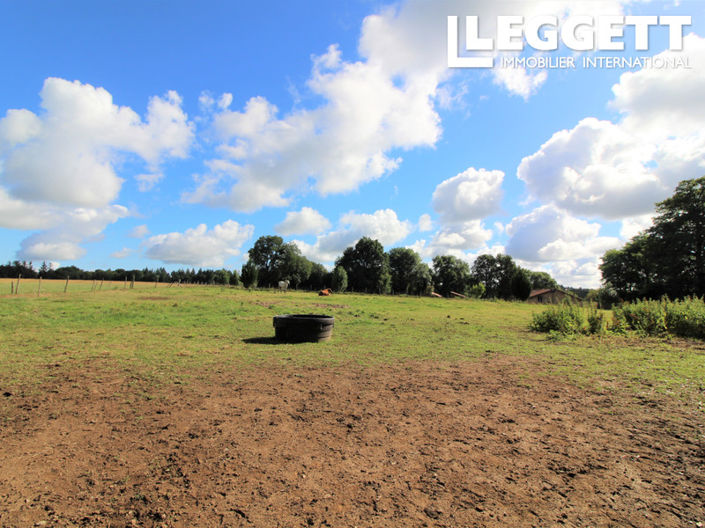 Image No.2-Terre à vendre à Les Salles-Lavauguyon