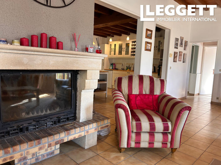 Image No.6-3 Bed House for sale