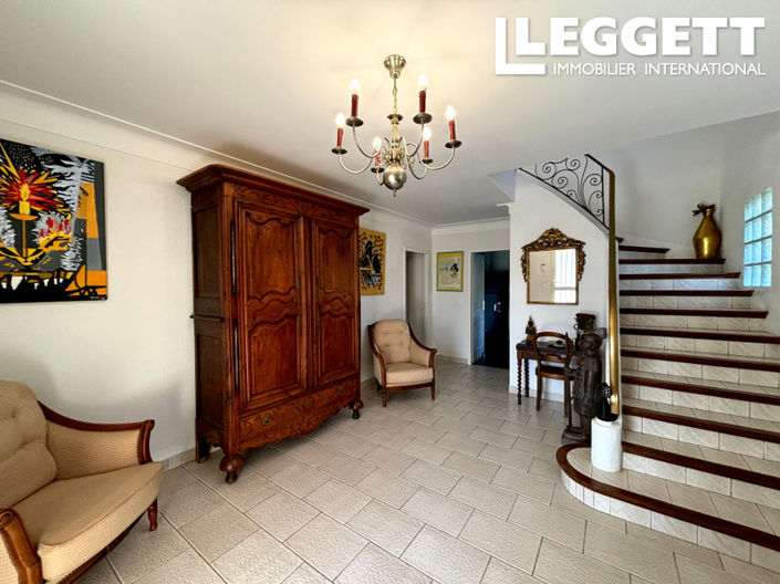 Image No.5-6 Bed House for sale