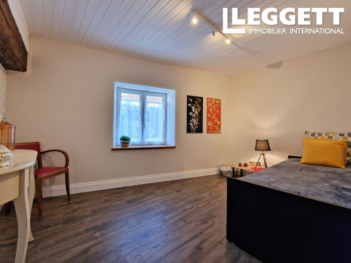 Image No.10-3 Bed House for sale