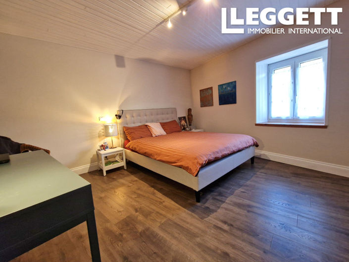 Image No.9-3 Bed House for sale