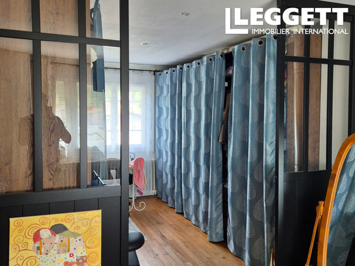 Image No.8-4 Bed House for sale