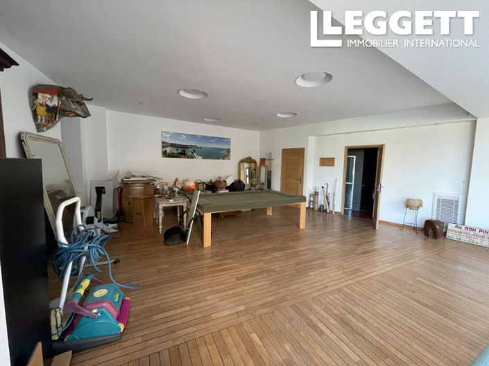 Image No.6-4 Bed House for sale