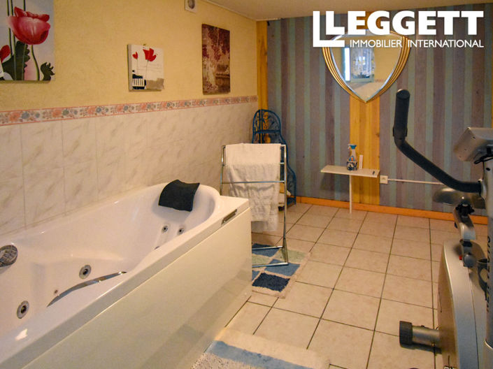 Image No.10-5 Bed House for sale