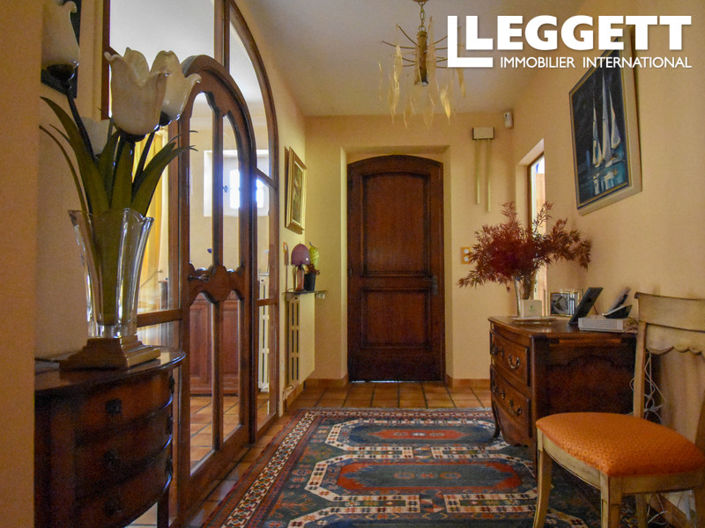 Image No.7-5 Bed House for sale