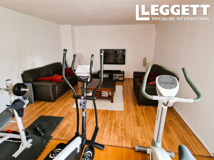 Image No.8-4 Bed House for sale