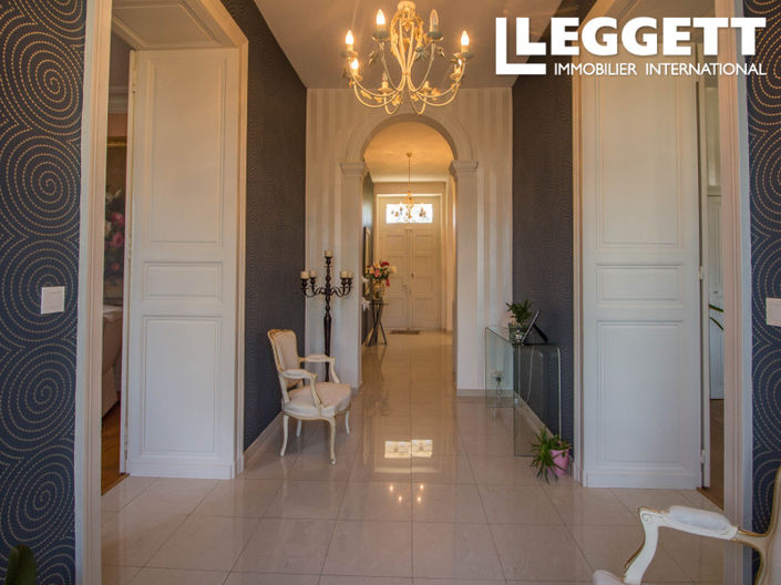 Image No.5-10 Bed House for sale