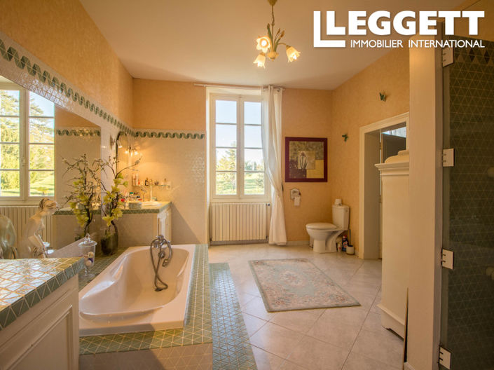 Image No.9-10 Bed House for sale