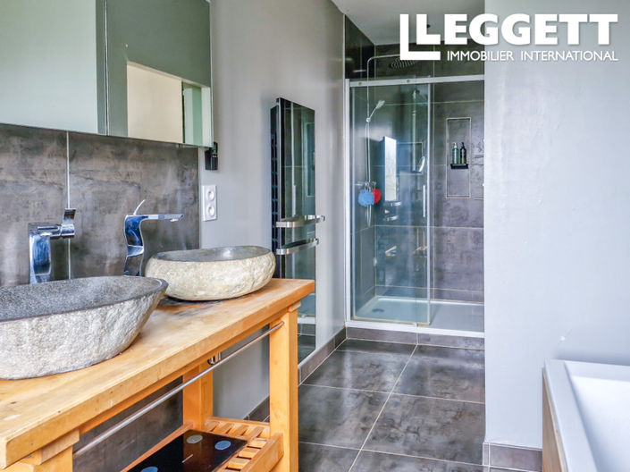 Image No.4-9 Bed House for sale