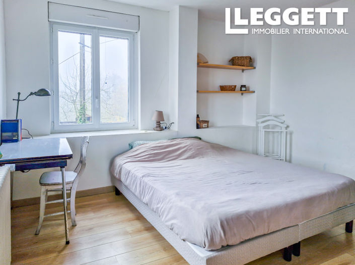 Image No.9-9 Bed House for sale