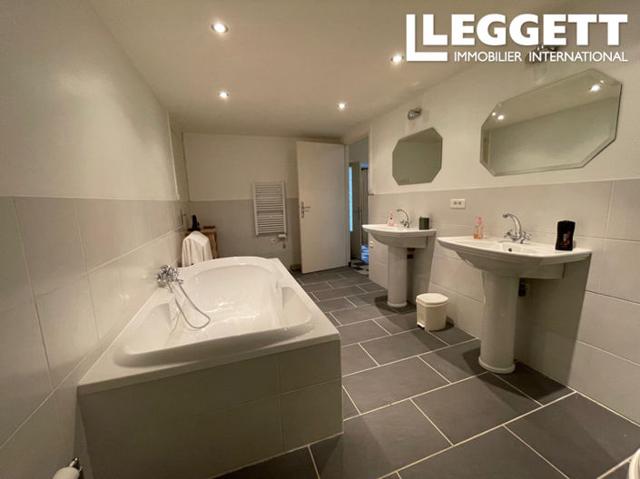 Image No.8-4 Bed House for sale