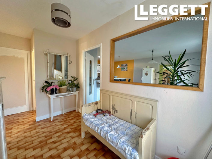 Image No.2-4 Bed House for sale