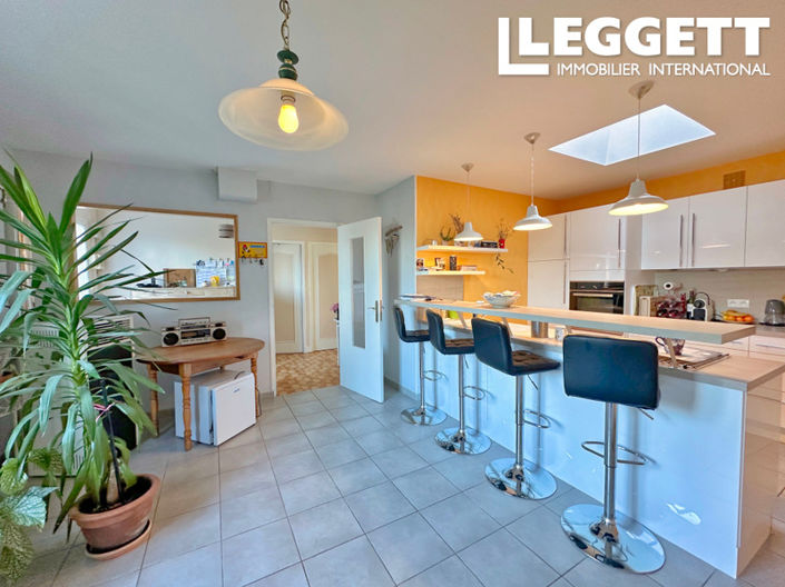 Image No.3-4 Bed House for sale