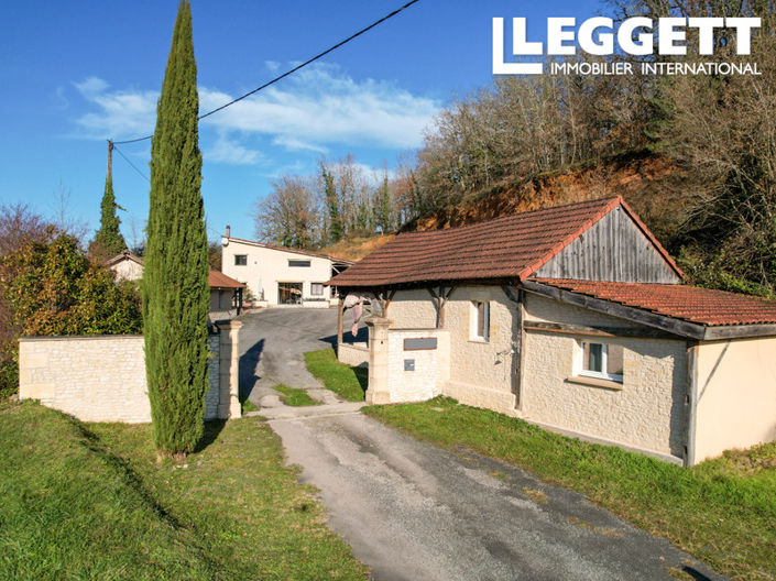 Image No.1-8 Bed House for sale