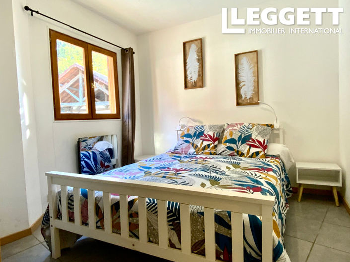 Image No.7-8 Bed House for sale