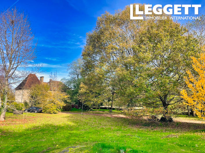 Image No.9-Châteaux de 7 chambres à vendre à Busserolles