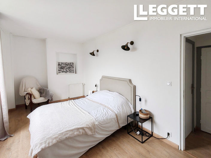 Image No.7-4 Bed House for sale