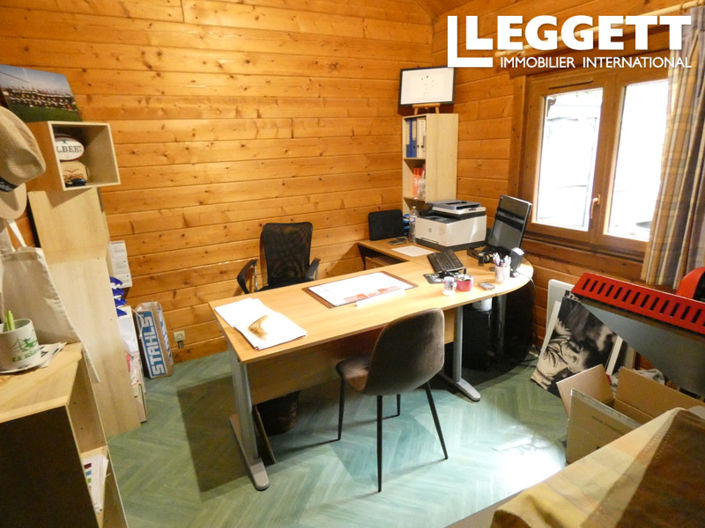 Image No.8-4 Bed House for sale